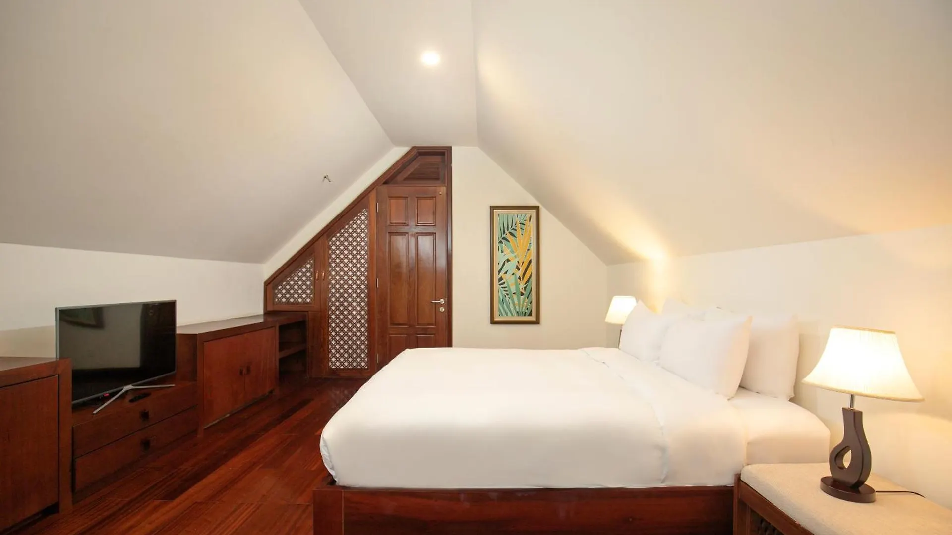 Purama Villas Resort Beachfront Da Nang 0*,  Vietnam